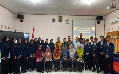 Kepala SMAN 1 Pegandon, Ibu Fitri Nurhayati, S.Pd., M.Pd. Beri Pesan Kepada 15 Mahasiswa Magang Upgris